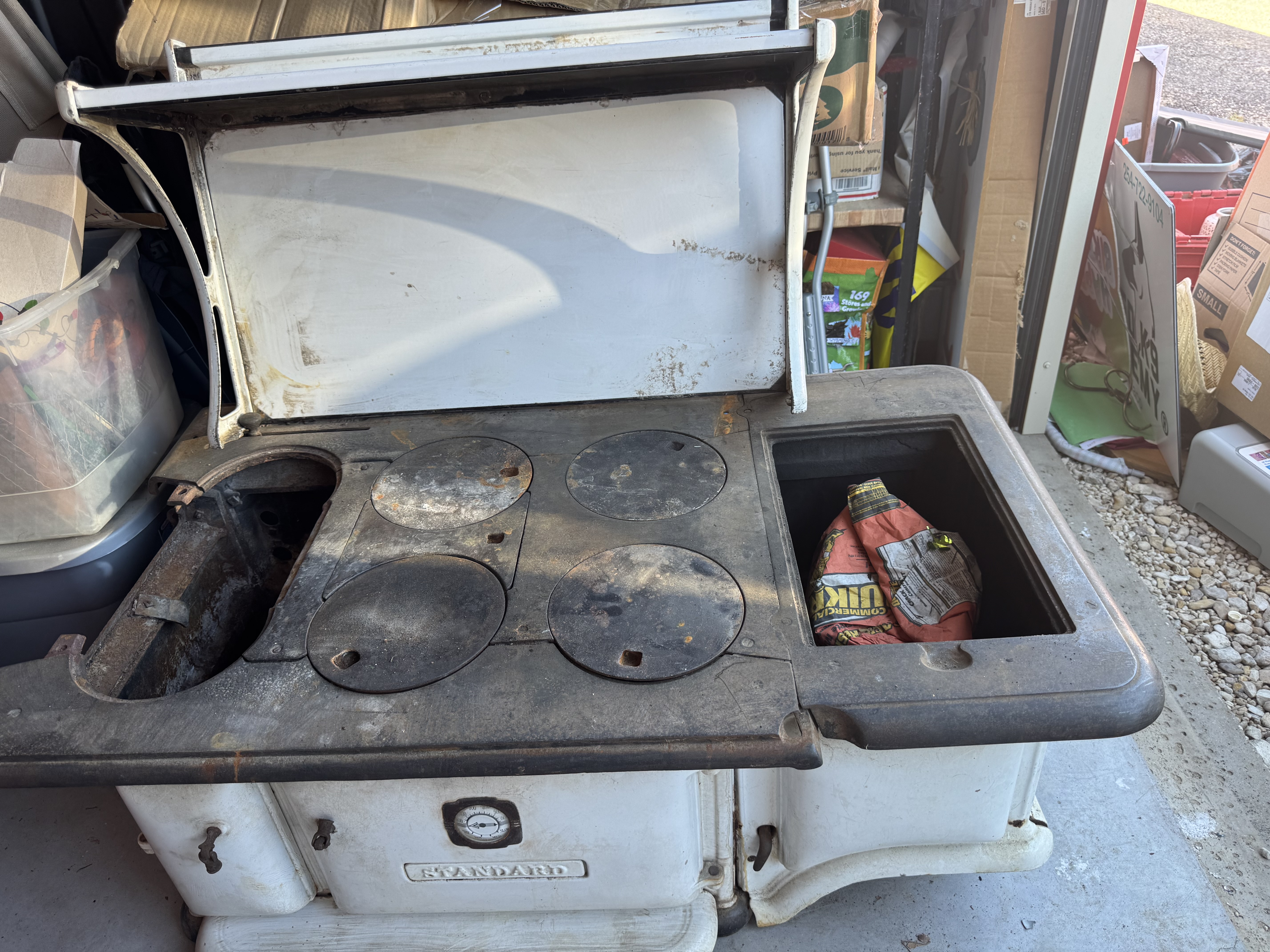Garage Sale on South Oak Street, Lorena, TX — Lorena Garage Sale, photo 3
