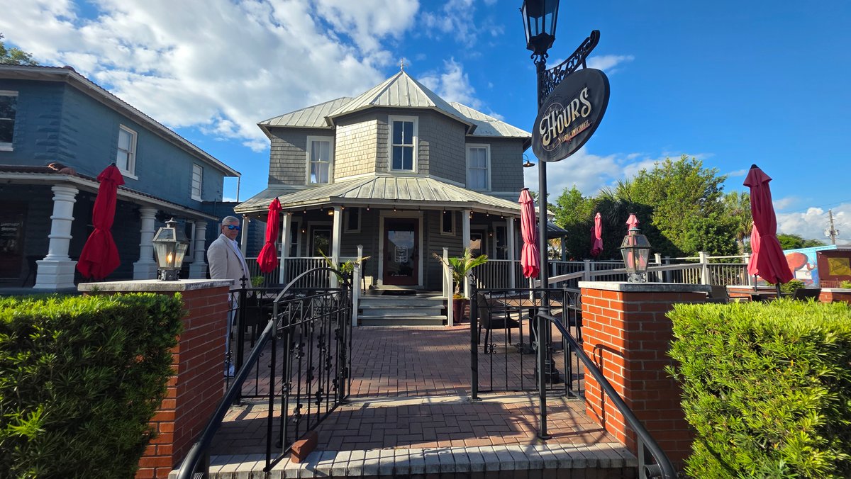 Estate Sale on Tarpon Springs, Tarpon Springs FL — Tarpon Springs, FL Sale by American Heritage Auctioneers
