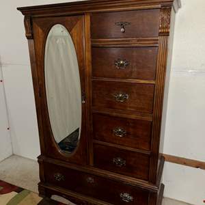 Estate Sale on Shelton, Shelton WA — Shelton, WA Online Auction by Adam's Northwest Estate Sales & Auctions