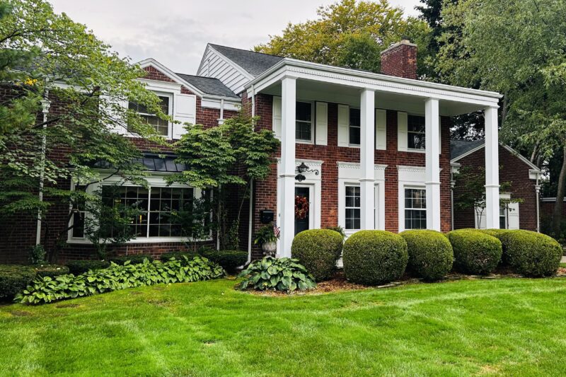 Estate Sale on Grosse Pointe Shores, Grosse Pointe Farms MI — High-End Antiques, Books, Holiday Decor & Much More Grosse Pointe Shores MI Estate Sale