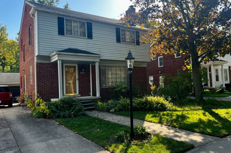 Estate Sale on Berkley, Berkley MI — Vintage Collections, Longaberger, Polish Pottery, Waterford Crystal, Tools & More Berkley MI Estate Sale