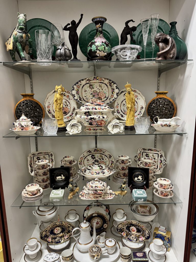 Estate Sale on Atlanta, Atlanta, GA — Atlanta, GA Estate Sale by Peachtree Battle Estate Sales & Liquidations, photo 1