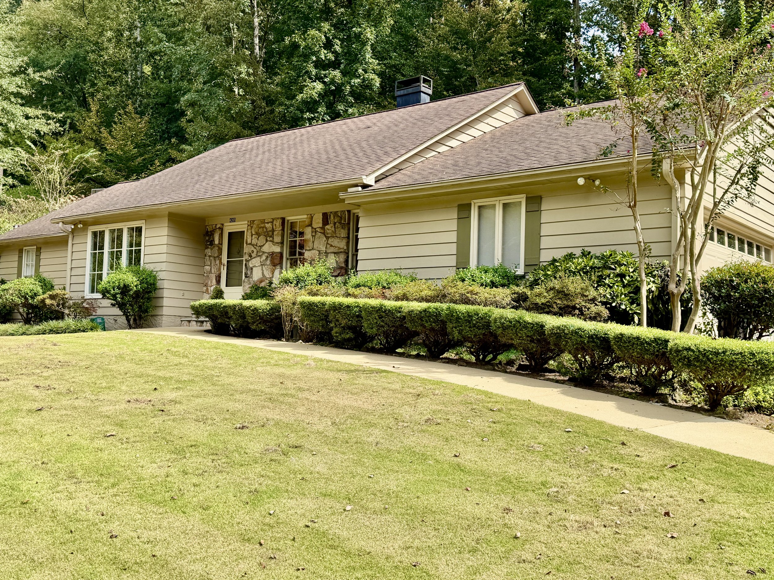 Estate Sale on Shiloh Drive, Mountain Brook AL — Mountain Brook, AL Estate Sale by King Estate Sales