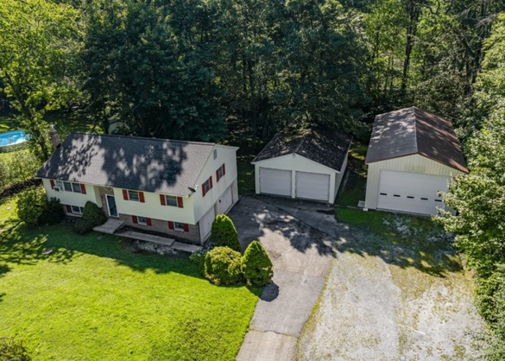 Estate Sale on Narvon Road, Narvon PA — Narvon, PA Sale by Kline, Kreider & Good Auctioneers, LLC
