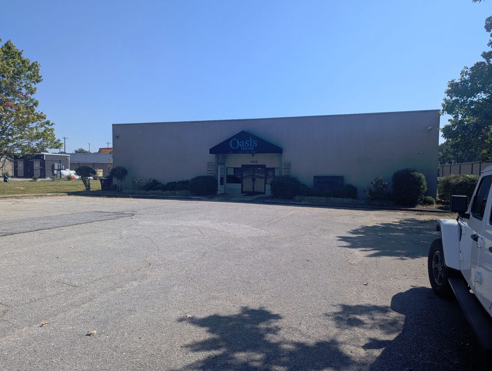 Estate Sale on Hine Street South, Athens AL — Athens, AL Online Auction by Pearce & Associates