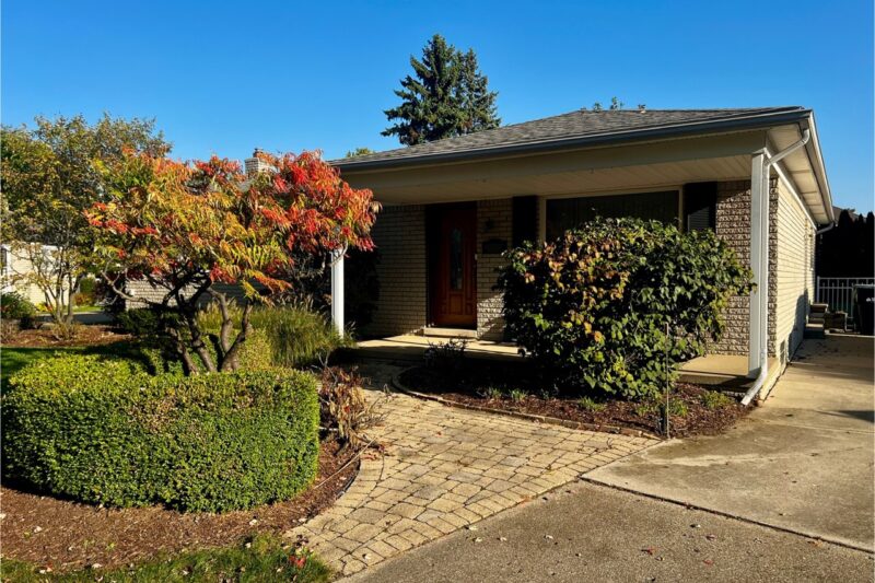 Estate Sale on Sterling Heights, Sterling Heights MI — Alternative Health & Technology, EMF, Star Trek, Comic Books, Holiday & More Sterling Heights MI Sale