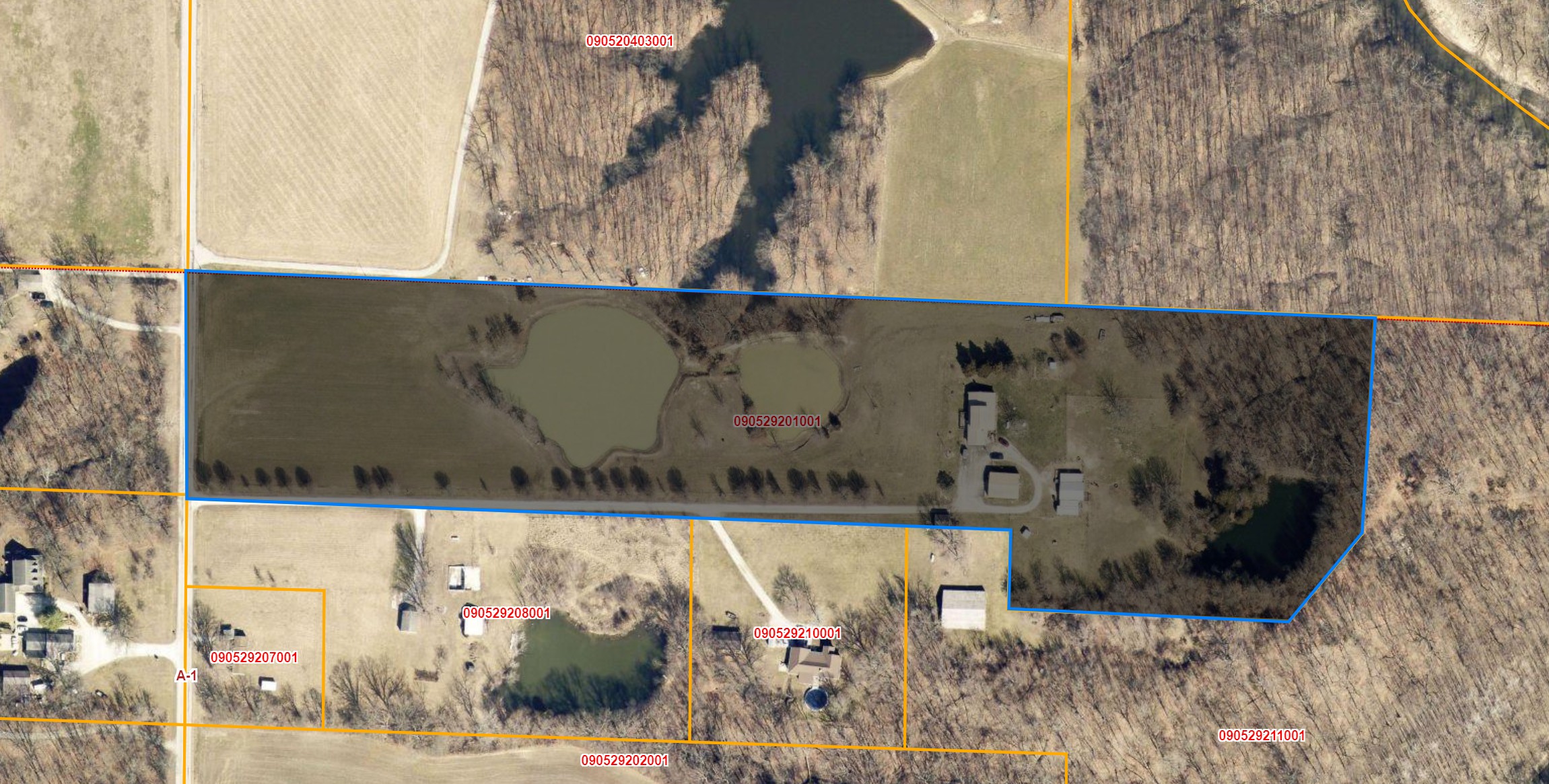 Estate Sale on Hall Lane, Sorento IL — Sorento, IL Online Auction by Adam's Auction & Real Estate Services, Inc.
