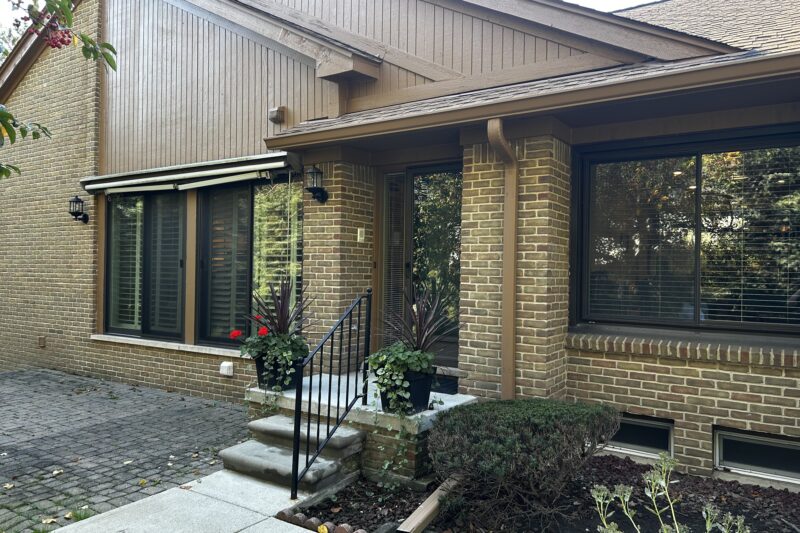 Estate Sale on Rochester Hills, Rochester Hills MI — Women’s Clothing, Purses, Waterford, High-End Decor & More Rochester Hills MI Estate Sale