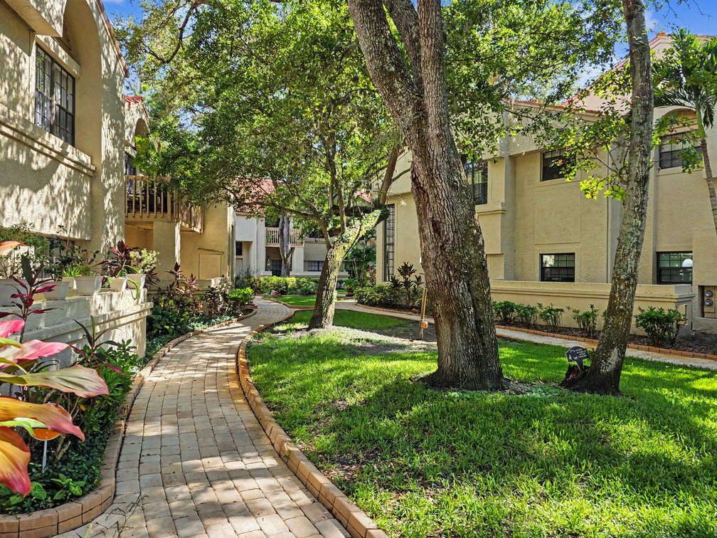 Estate Sale on Safety Harbor, Safety Harbor FL — Safety Harbor, FL Online Auction by American Heritage Auctioneers