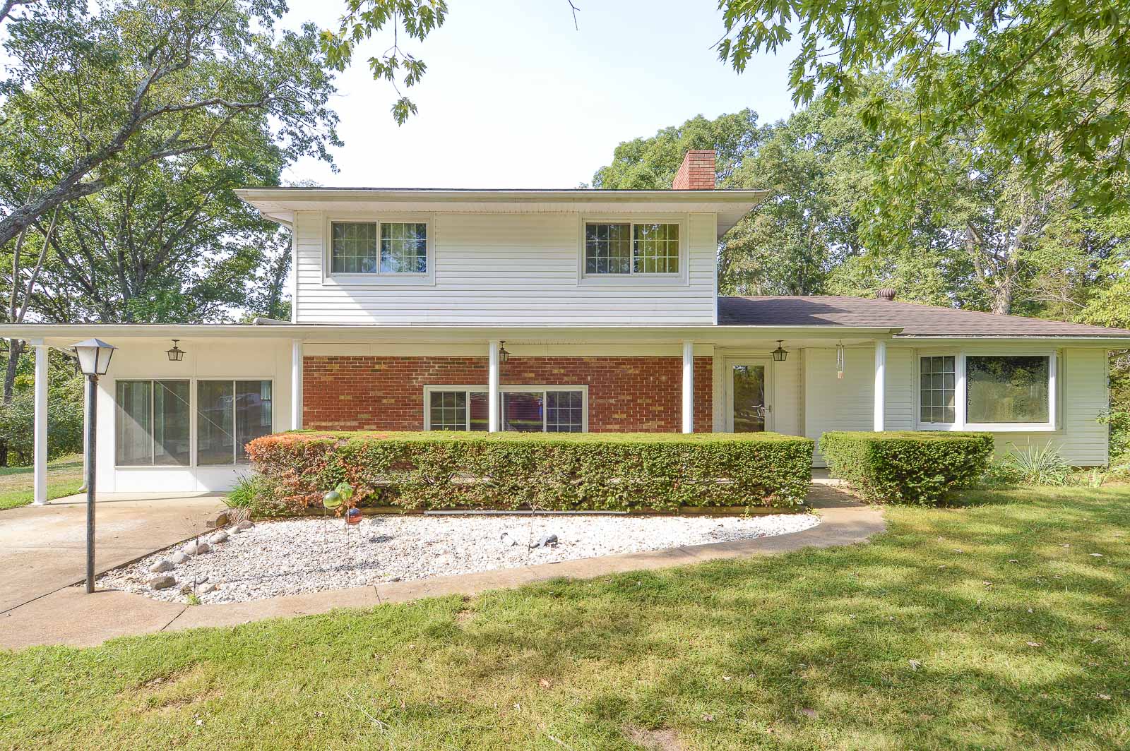 Estate Sale on Cemetery Road, Freeburg, IL — Freeburg, IL Online Auction by Adam's Auction & Real Estate Services, Inc., photo 1
