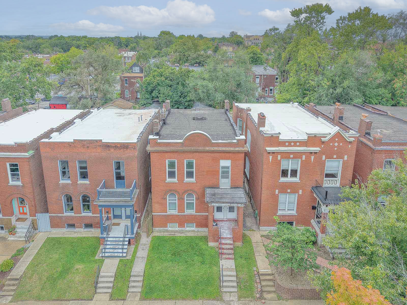 Estate Sale on Utah Street, St. Louis MO — St. Louis, MO Online Auction by Adam's Auction & Real Estate Services, Inc.