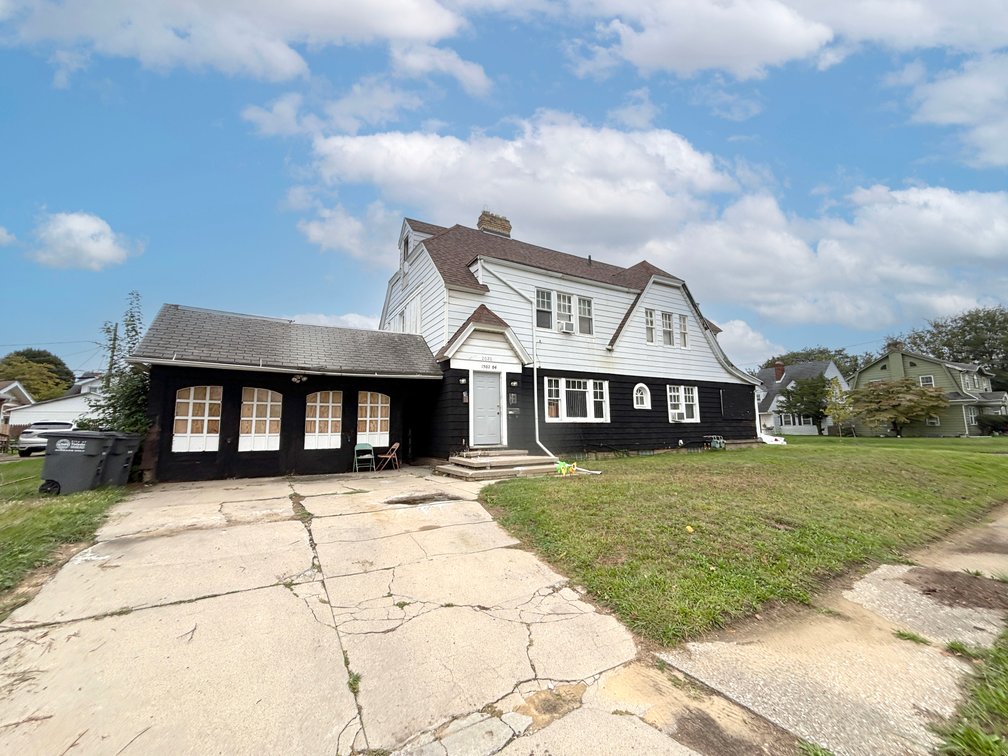 Estate Sale on Fernwood Avenue, Toledo OH — Toledo, OH Online Auction by Pamela Rose Auction Company, LLC