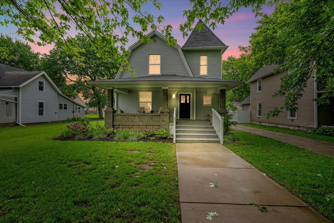 Estate Sale on Monroe Street, Delta, OH — Delta, OH Sale by Amlin Auction, photo 1