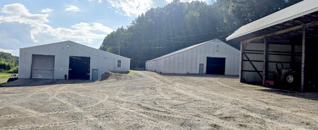 Estate Sale on Beechmont, Beechmont, KY — Beechmont, KY Sale by Kurtz Auction & Realty, photo 1