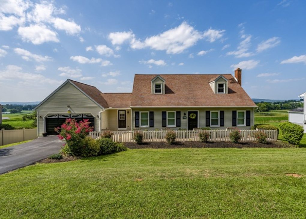 Estate Sale on Ephrata, Ephrata PA — Ephrata, PA Sale by Kline, Kreider & Good Auctioneers, LLC