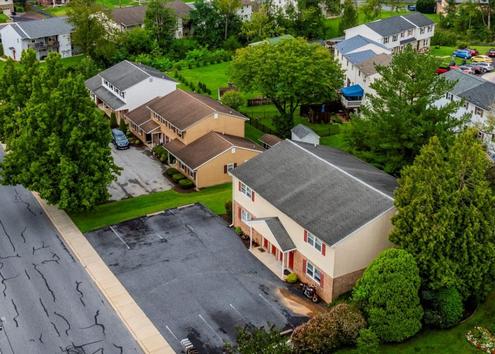 Estate Sale on Akron Road, Ephrata PA — Ephrata, PA Sale by Kline, Kreider & Good Auctioneers, LLC